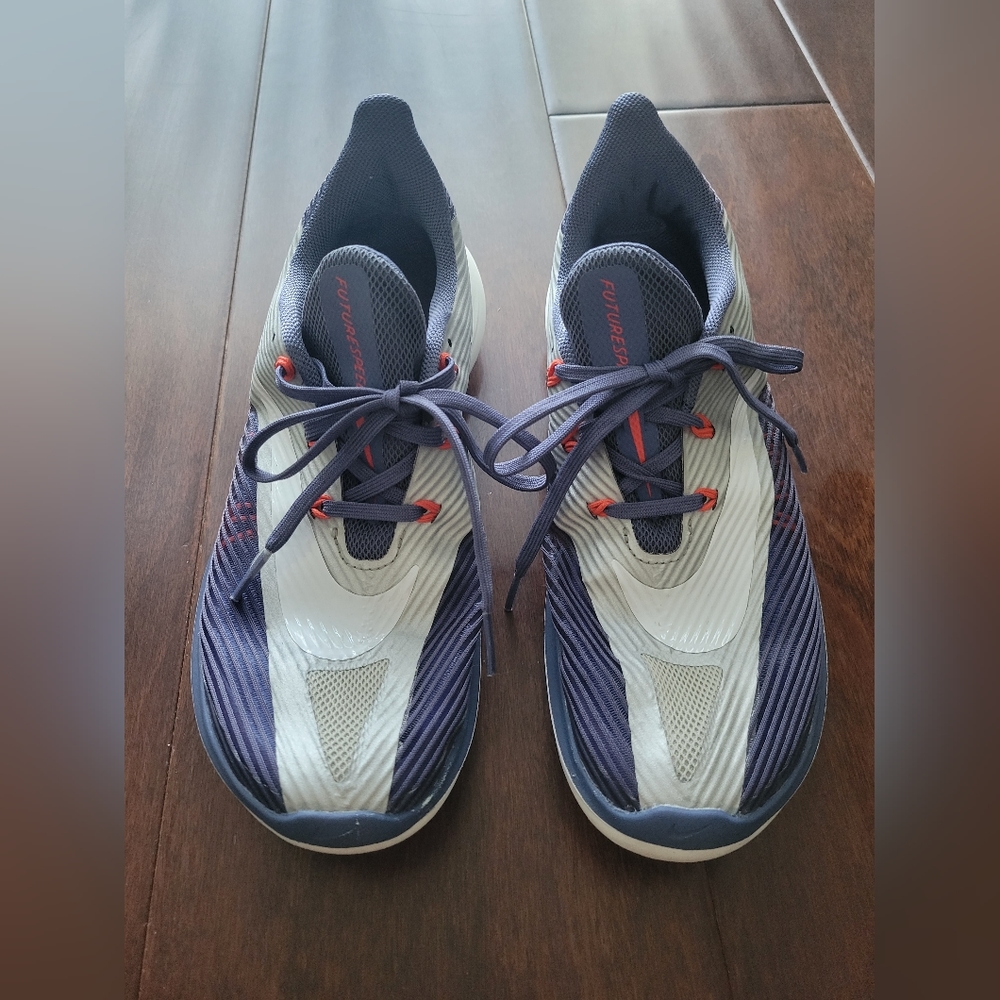 Nike future speed sneakers- youth